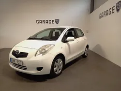 Vit Begagnad 2007 Toyota Yaris Halvkombi | 34 900 kr (Marknadspris)
