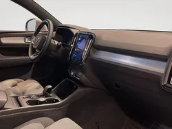 Silver Begagnad 2024 Volvo XC40 Core SUV | 339 000 kr (Marknadspris)