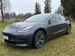 Midnight silver metallic Begagnad 2020 Tesla Model 3 Standard Range Plus Sedan | 235 000 kr (Marknadspris)