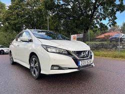 Vit Begagnad 2021 Nissan Leaf 360º Halvkombi | 174 900 kr (Marknadspris)