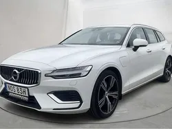 Vit Begagnad 2022 Volvo V60 Inscription Kombi | 289 000 kr (Marknadspris)