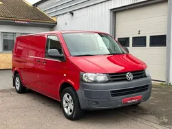 Röd Begagnad 2012 VW T5 Van | 74 900 kr (Marknadspris)