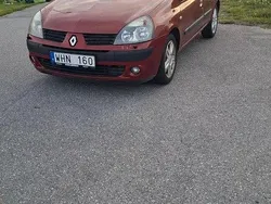 Röd Begagnad 2005 Renault Clio R.S. Halvkombi | 19 900 kr (Marknadspris)