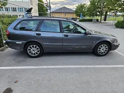Grå Begagnad 2003 Volvo V40 Kombi | 24 000 kr (Marknadspris)