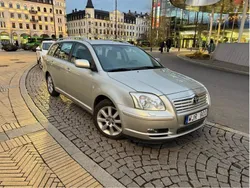 Begagnad 2004 Toyota Avensis Kombi | 30 000 kr
