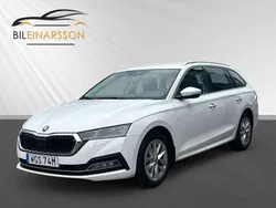 Vit Begagnad 2023 Skoda Octavia Comfort Kombi | 284 500 kr (Marknadspris)