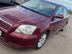 Röd Begagnad 2005 Toyota Avensis Sedan | 23 000 kr (Bra pris)