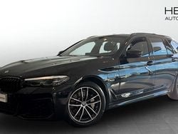 Svart (black) Begagnad 2023 BMW 530e M Sport Kombi | 448 700 kr (Lite dyr)