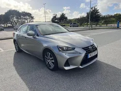 Grå Begagnad 2019 Lexus IS300h Executive Line Sedan | 269 000 kr (Marknadspris)