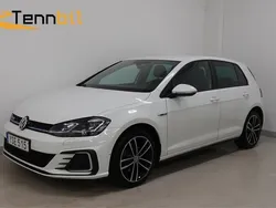 Vit Begagnad 2018 VW Golf VII GTE Halvkombi | 159 900 kr (Bra pris)