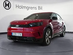 Röd (lucid red premium metallic) Begagnad 2024 Ford Capri Premium Halvkombi | 569 800 kr (Marknadspris)
