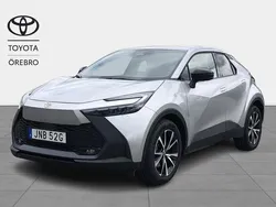 Silver Begagnad 2024 Toyota C-HR Style SUV | 434 900 kr (Marknadspris)