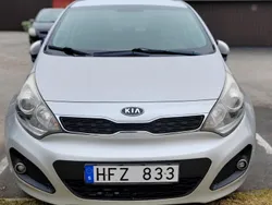 Silver Begagnad 2012 Kia Rio Halvkombi | 55 000 kr (Marknadspris)