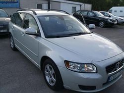 Vit Begagnad 2011 Volvo V50 Momentum Kombi | 58 000 kr (Marknadspris)