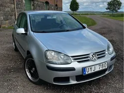 Silver Begagnad 2004 VW Golf IV Trendline Halvkombi | 24 000 kr (Marknadspris)