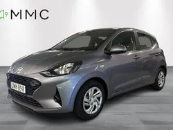 Blå Ny 2024 Hyundai i10 Essential Halvkombi | 196 400 kr (Marknadspris)