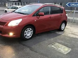 Röd Begagnad 2010 Toyota Verso Minibuss | 44 000 kr