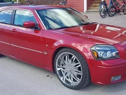 Röd Begagnad 2005 Dodge Magnum Kombi | 68 000 kr