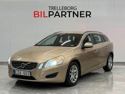 Ljusbrun Begagnad 2010 Volvo V60 Momentum Kombi | 99 900 kr (Bra pris)