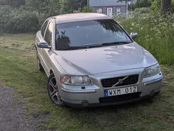 Grå Begagnad 2006 Volvo S60 Dynamic Sedan | 45 000 kr (Marknadspris)