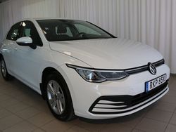 Vit Begagnad 2020 VW Golf VIII Life Kombi | 189 000 kr (Marknadspris)