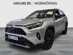 Grå Begagnad 2023 Toyota RAV4 Hybrid Style SUV | 449 000 kr (Marknadspris)