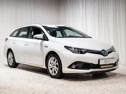 Vit Begagnad 2018 Toyota Auris Touring Sports Active Kombi | 139 900 kr (Bra pris)