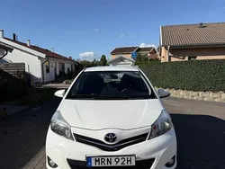 Vit Begagnad 2012 Toyota Yaris Halvkombi | 73 000 kr (Lite dyr)
