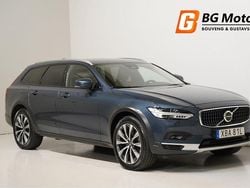 Mörkblå Begagnad 2022 Volvo V90 CC Inscription Kombi | 419 900 kr (Marknadspris)