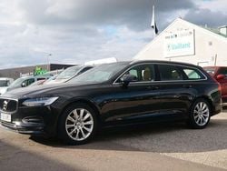 Svart Begagnad 2018 Volvo V90 Momentum Kombi | 149 000 kr (Marknadspris)