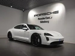 Vit (white) Begagnad 2022 Porsche Taycan Sedan | 629 000 kr (Lite dyr)