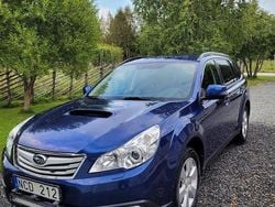 Blå Begagnad 2012 Subaru Outback SUV | 50 000 kr (Lite dyr)