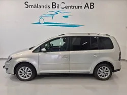 Ljusbrun Begagnad 2009 VW Touran Trendline Minibuss | 64 900 kr (Marknadspris)