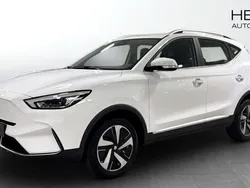 Vit (white) Begagnad 2023 MG ZS Comfort Sedan | 319 990 kr (Marknadspris)