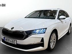 Vit (candy white) Begagnad 2025 Skoda Octavia Selection Kombi | 309 900 kr (Marknadspris)