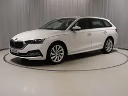 Vit Begagnad 2022 Skoda Octavia Kombi | 318 800 kr (Bra pris)