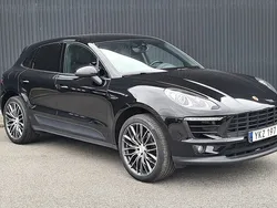 Grå (svart) Begagnad 2017 Porsche Macan SUV | 369 900 kr (Marknadspris)