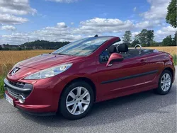 Röd Begagnad 2008 Peugeot 207 CC Cab | 37 000 kr (Marknadspris)
