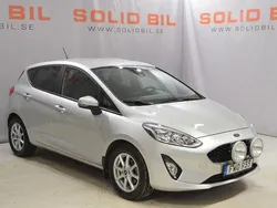 Grå Begagnad 2019 Ford Fiesta Trend Halvkombi | 129 900 kr (Marknadspris)