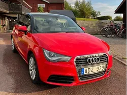 Röd Begagnad 2014 Audi A1 Sportback Sport Halvkombi | 99 000 kr (Marknadspris)