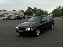 Svart Begagnad 2001 BMW 540 Kombi | 65 000 kr