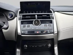 Vit Begagnad 2018 Lexus NX300h Executive Line SUV | 279 000 kr (Marknadspris)