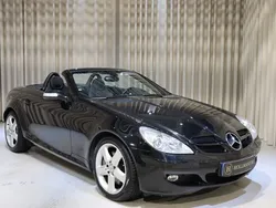 Svart Begagnad 2004 Mercedes SLK350 Cab | 129 900 kr (Marknadspris)