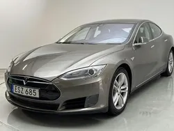 Grå Begagnad 2015 Tesla Model S Sedan | 180 000 kr