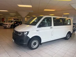 Vit Begagnad 2018 VW Caravelle Trendline Minibuss | 279 900 kr (Marknadspris)