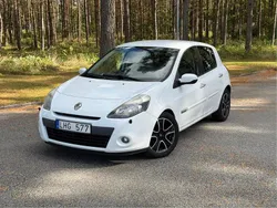 Vit Begagnad 2011 Renault Clio R.S. Halvkombi | 39 000 kr (Marknadspris)
