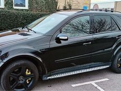 Svart Begagnad 2006 Mercedes ML63 AMG AMG SUV | 138 000 kr