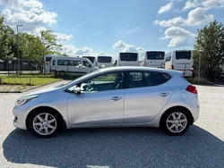 Grå Begagnad 2017 Kia Ceed Halvkombi | 119 000 kr (Marknadspris)