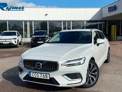 Vit Begagnad 2022 Volvo V60 Core Kombi | 359 900 kr (Marknadspris)
