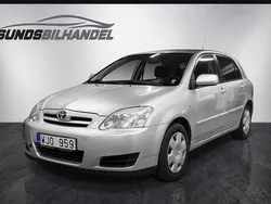 Ljusblå Begagnad 2004 Toyota Corolla Halvkombi | 29 900 kr (Marknadspris)